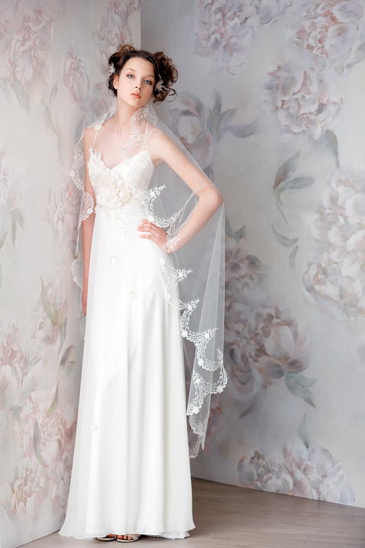 suknia ślubna z narzutką