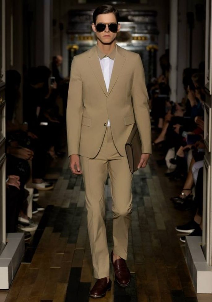 Fot. Valentino garnitur ślubny w kolorze khaki