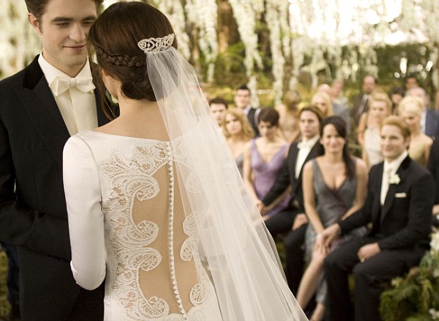 Bella Swan w sukni ślubnej
