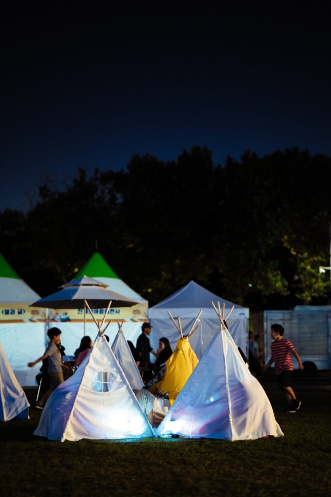  dziecibawiacesienaweseluwnamiotach