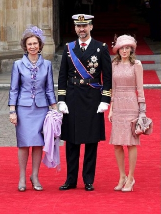 Królowa Hiszpanii Sofia, książę Felipe oraz księżna Letizia