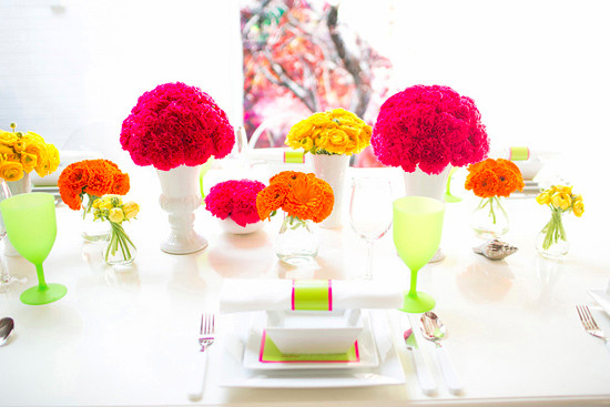 neonowa inspiracja na stół weselny