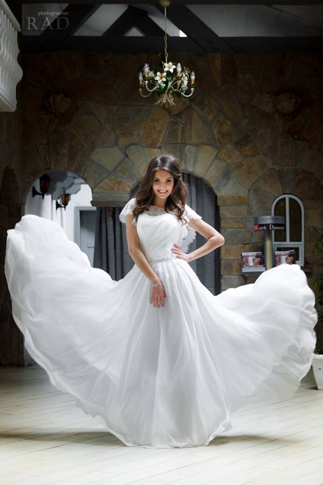 suknia ślubna Maxima suknia ślubna Maxima z ozdobnym rękawem 2016