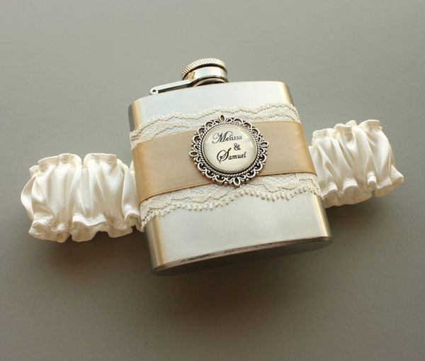 podwiązka z butelką