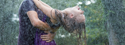 para tańczy w deszczu